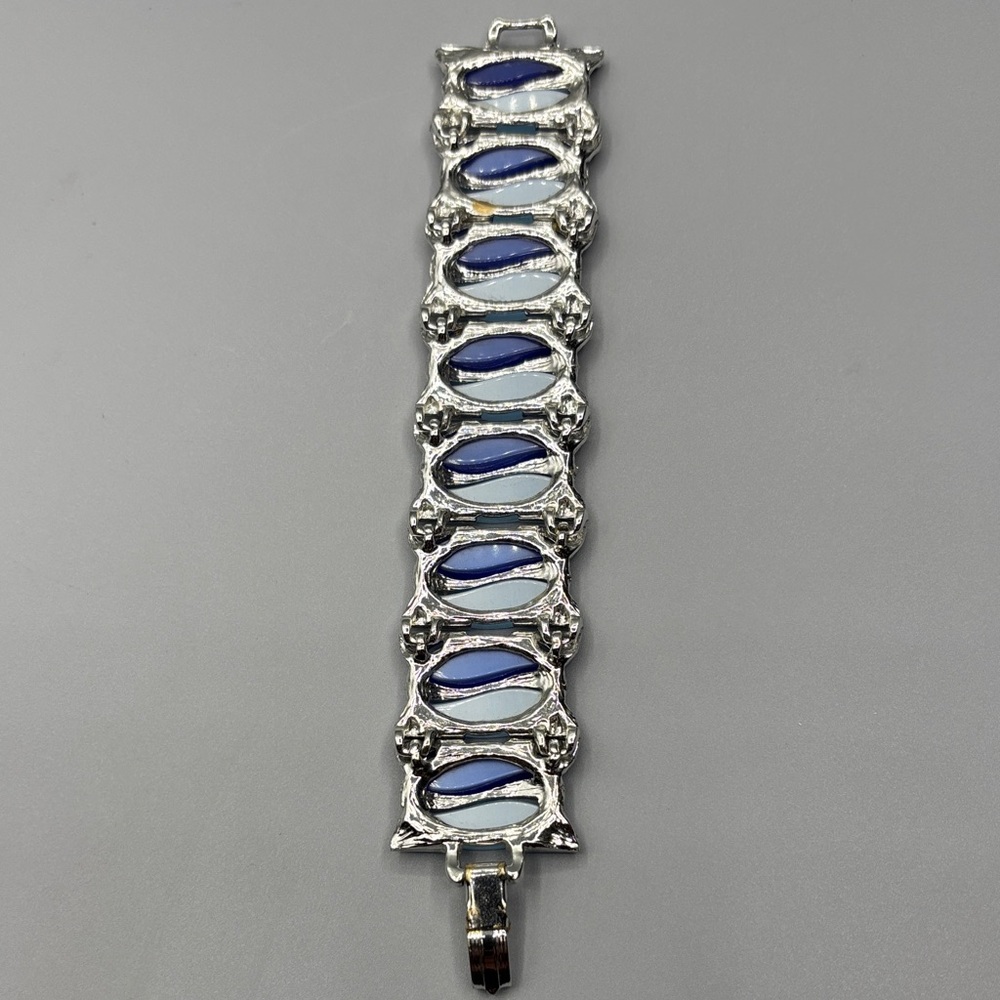 Pretty Vintage Opaque Blues Thermoset Bracelet  JP239 - Picture 6 of 10